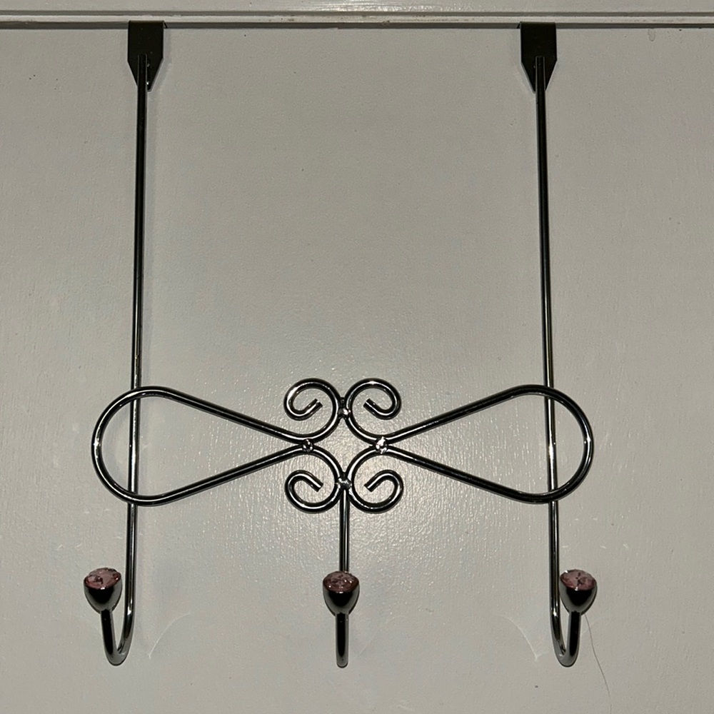 Bathroom towel/robe hanger